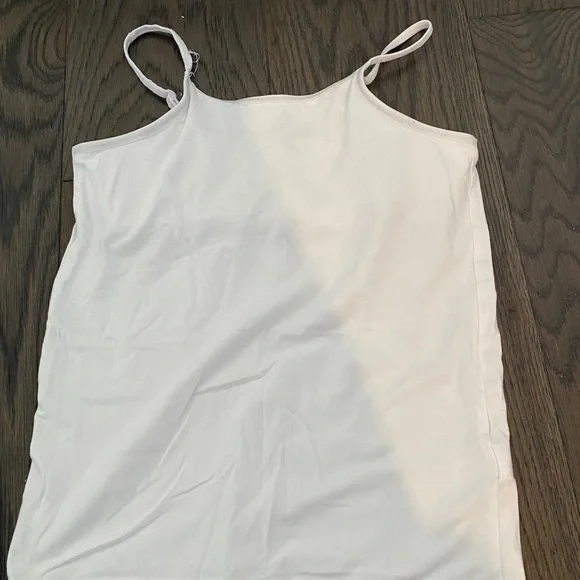 Tank tops - Picture 2 of 2